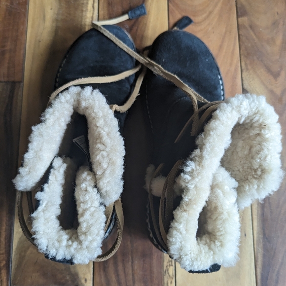 Ugg Cove leather black boots women 7 - Picture 6 of 6